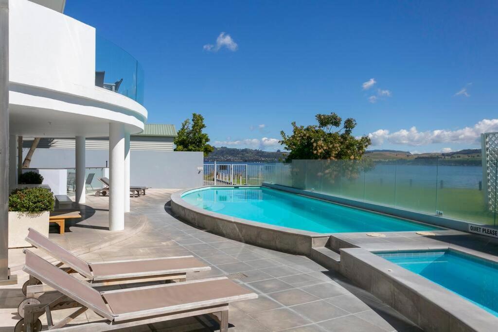 Waimahana - Luxury By The Lake تاوبو المظهر الخارجي الصورة